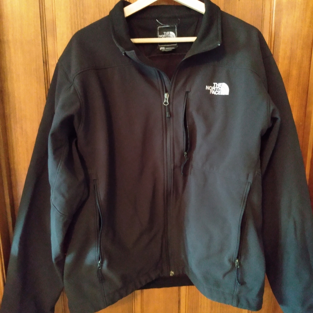 North Face men's jacket Large Black.